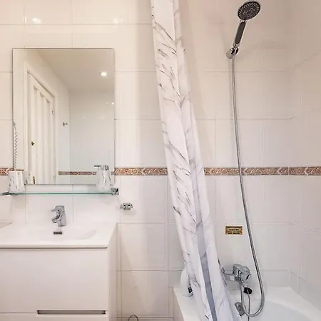 Apartment Sea Views And Walk To In Riviera Rdr386
